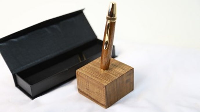 【新品】神代欅ボールペン　ペン立て　拭き漆仕上げ 新品】神代欅ボールペンペン立て拭き漆仕上げ