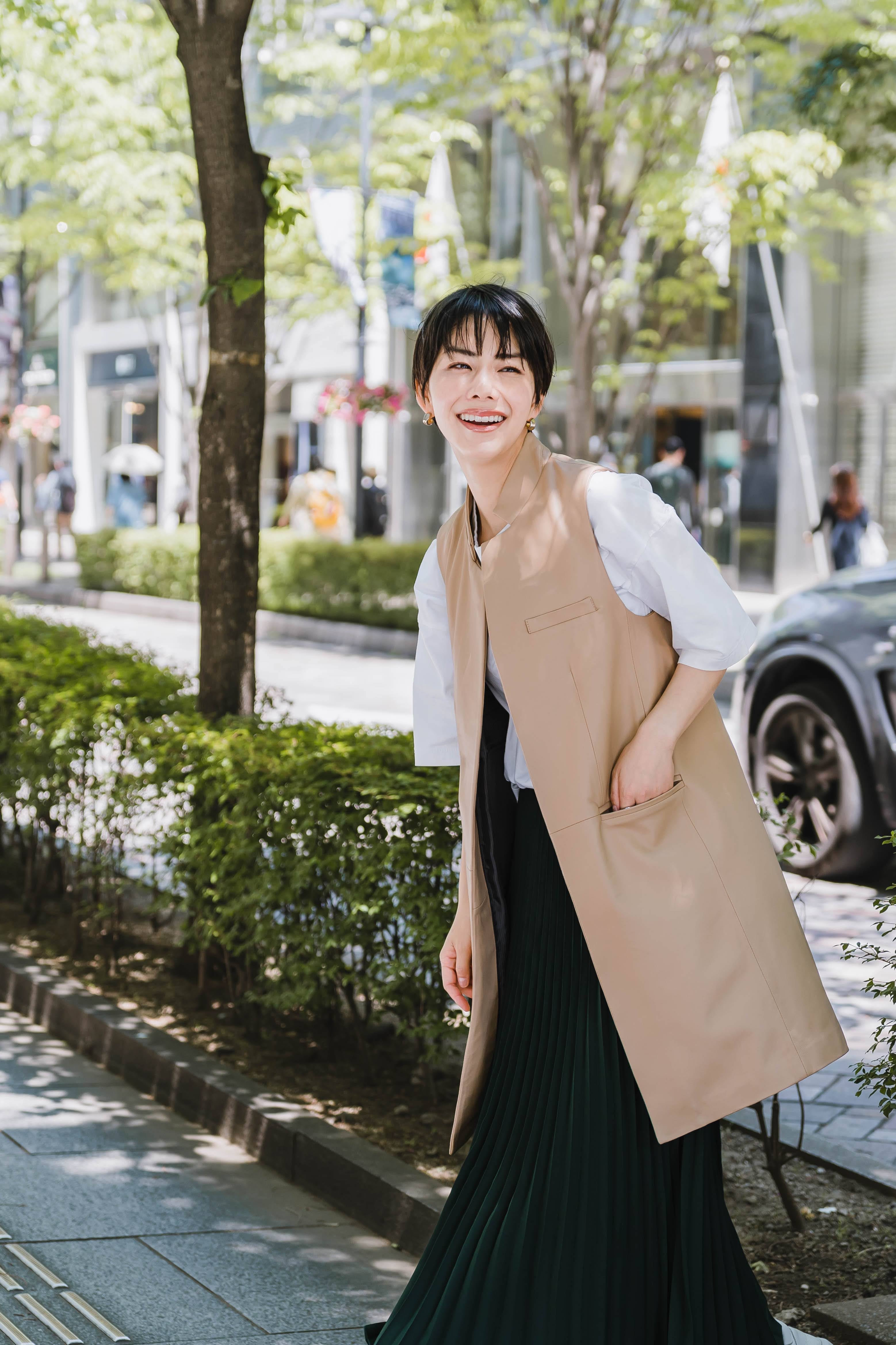 もう大きなバッグはいらない！ポケット沢山・柔らかラムレザーおしゃれ