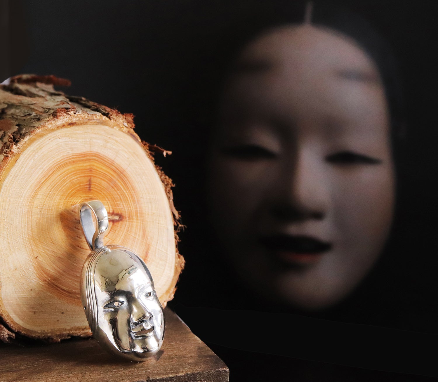 受け継がれるニッポンのお面たち】伝統を身近に8種の面をいぶし銀の