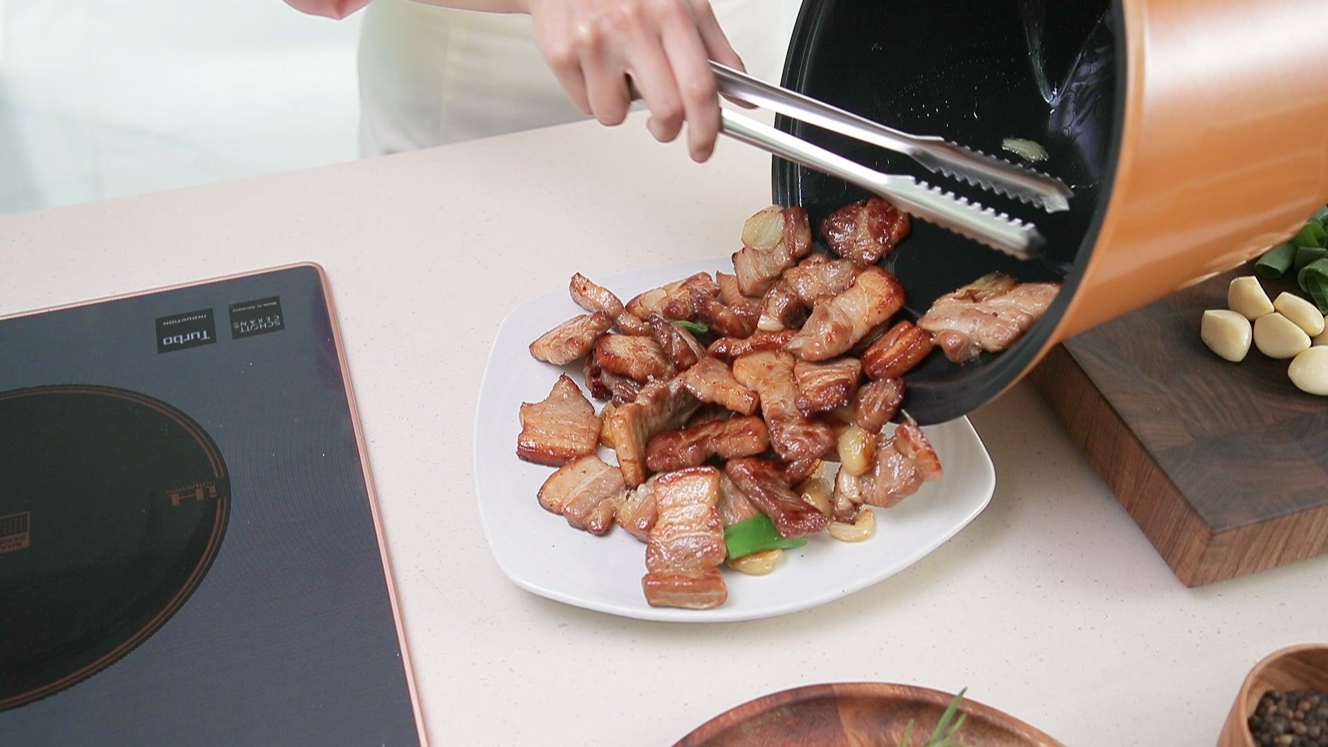 キッチンは綺麗に、料理は代わりにしてくれる自動回転鍋