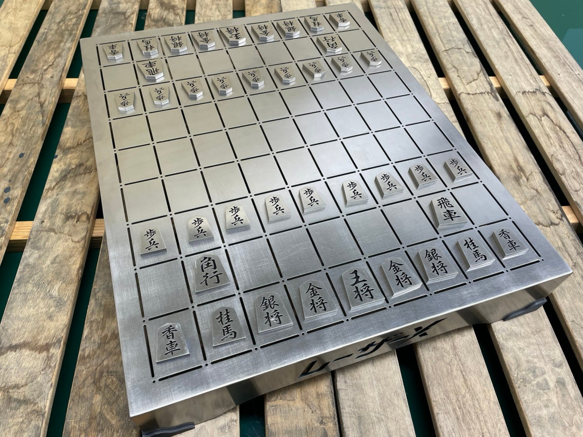 指す金属「音」「重み」が快感。匠のレーザ加工技術が結集した