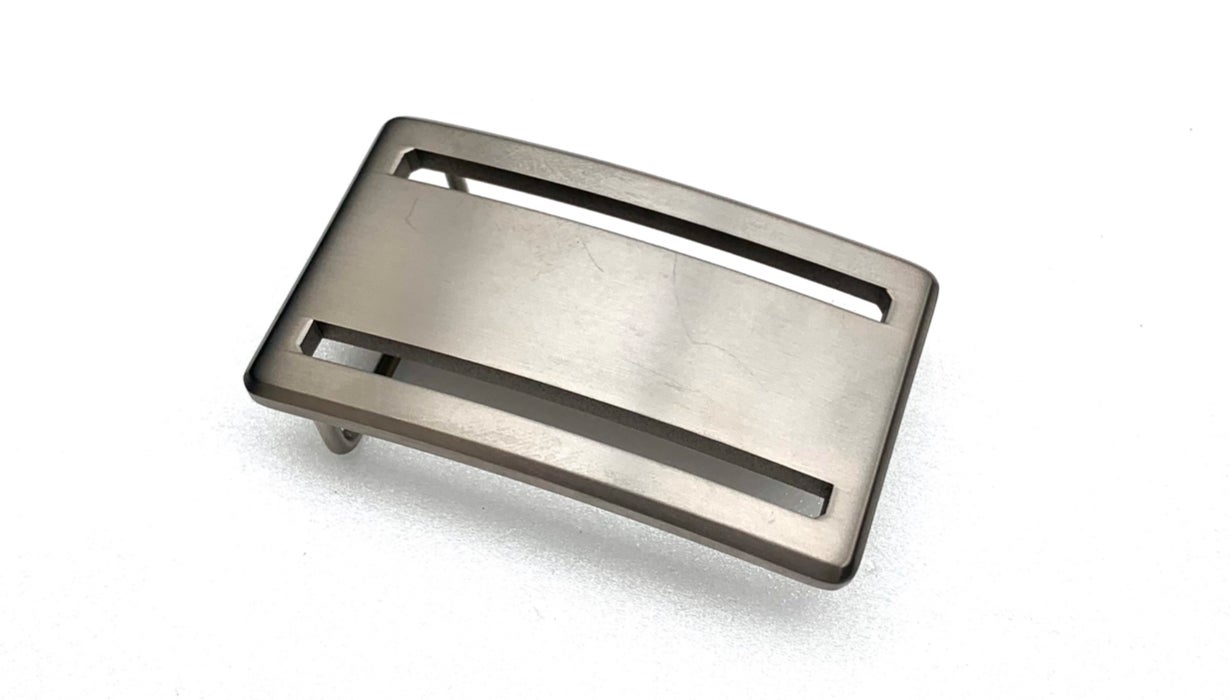 99.9％純チタン製バックル！丈夫で超軽量！長く愛用できる！スーツにも