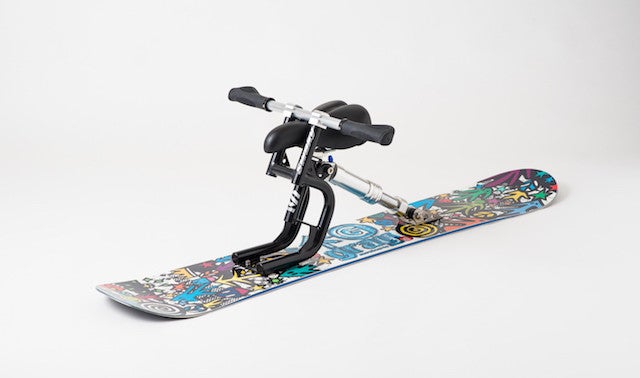 スノーバイクのように滑ろう。スノボにつけて誰でも簡単に雪上を滑れる 
