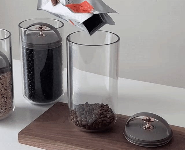 ワンプッシュで強力密閉保管！新鮮で美味しいコーヒーが飲める