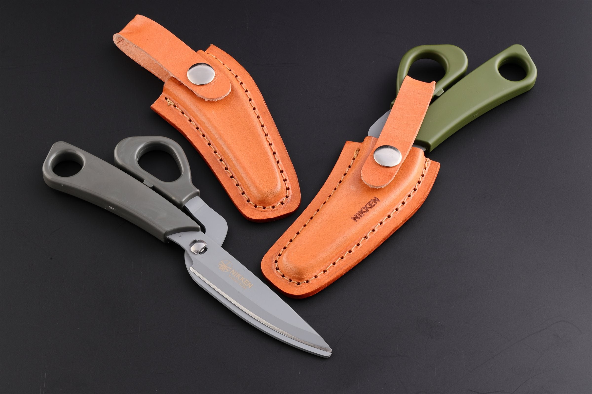 キャンプ飯作りに最適！関刃物職人によるナイフとハサミを組合わせた新