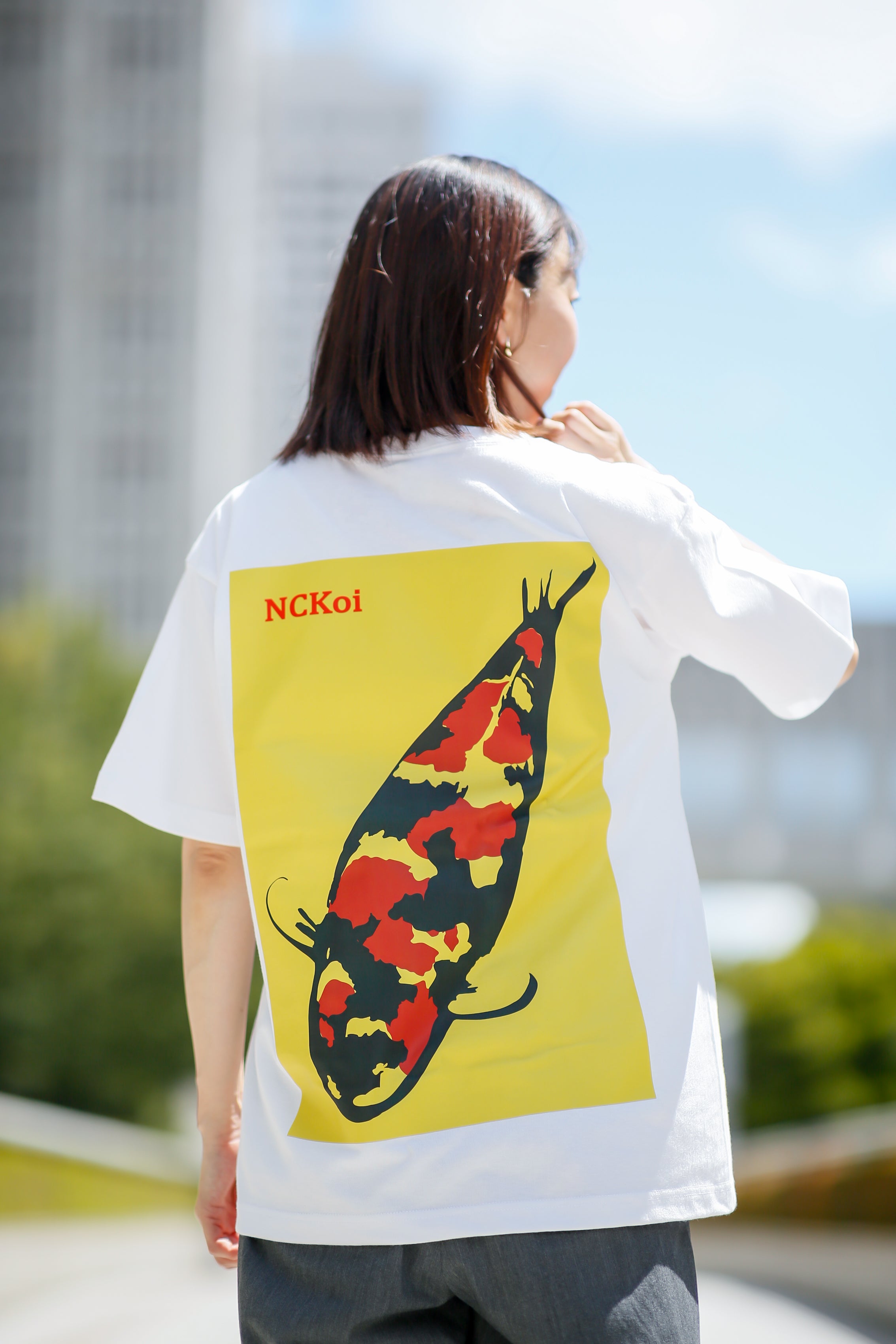 世界に誇る国魚「錦鯉」。泳ぐ宝石と言われる美しき「Koi迷彩」の