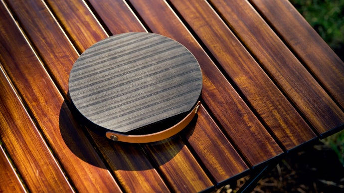 5円玉から生まれた薪割り台！？美しいデザインと実用性を兼ね備えた