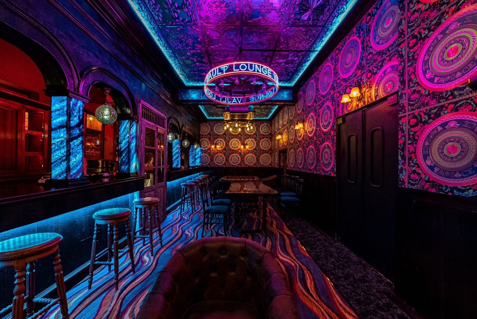 完全会員制】宮古島の隠れ家。秘密のBAR「VAULT LOUNGE」が誕生