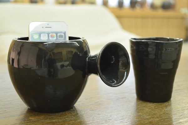 焼物だからコンパクト＆電源不要。信楽焼スマホスピーカー『Su-Pod