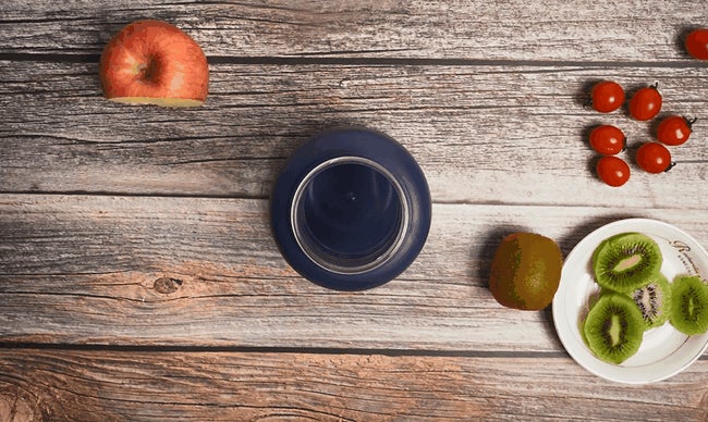 健康な体作りをサポート!パワフルなのに面倒な洗浄不要。直接飲める水筒型ミキサー