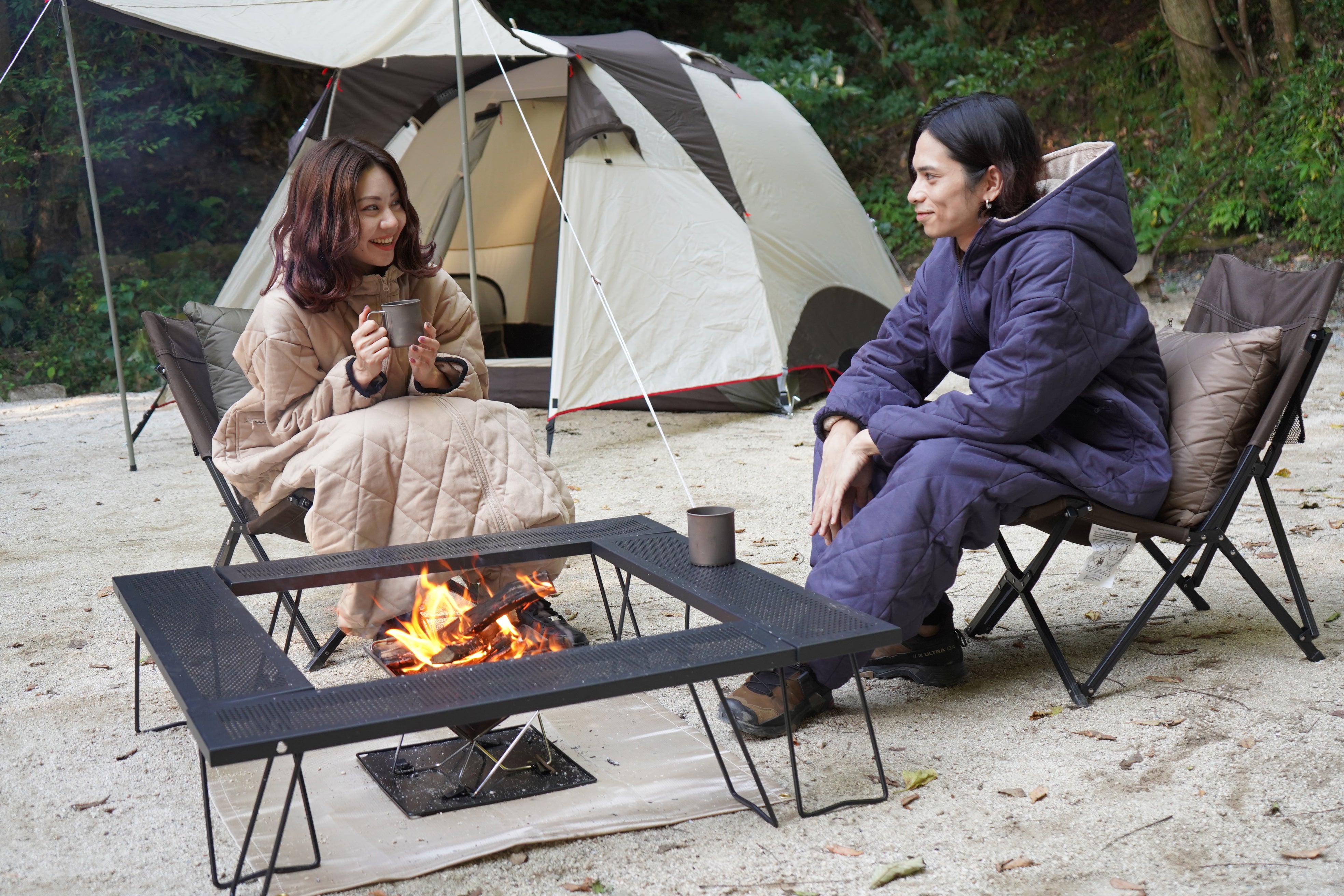 難燃仕様の着る寝袋 アウトドアでも使えます ベージュ色 フリーサイズ