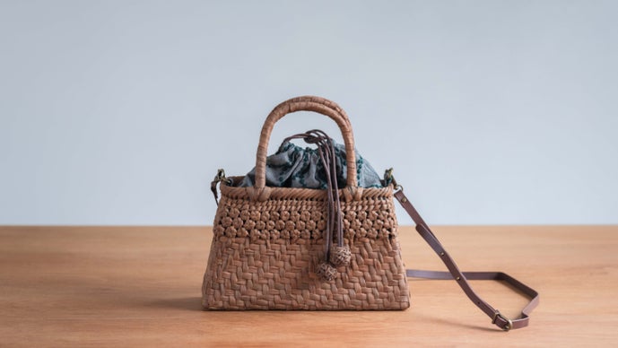 限定個数】服装や季節を問わずデイリーに使える！小型の山葡萄籠バッグ