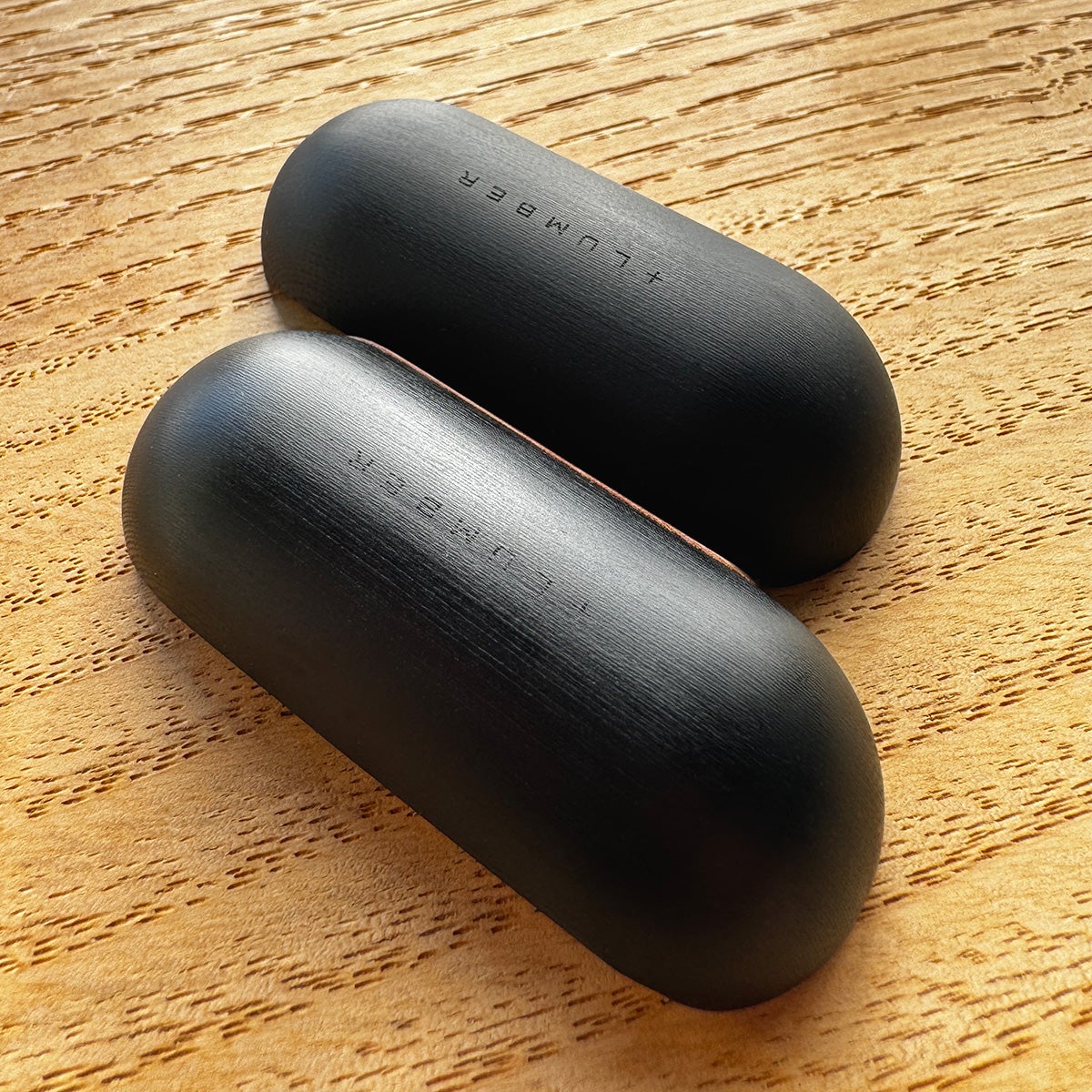 高級天然木と高強度素材G10のAirPods Pro専用ケース｜Hacoa