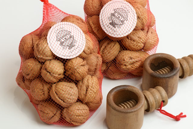 生産量は日本一なのに、国内市場に0.3%しか流通しない幻のくるみ