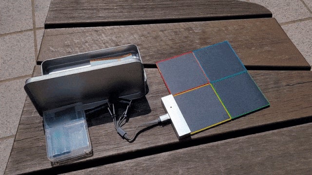 くっつければ充電。手のひらサイズのコンパクトさと軽さ！次世代
