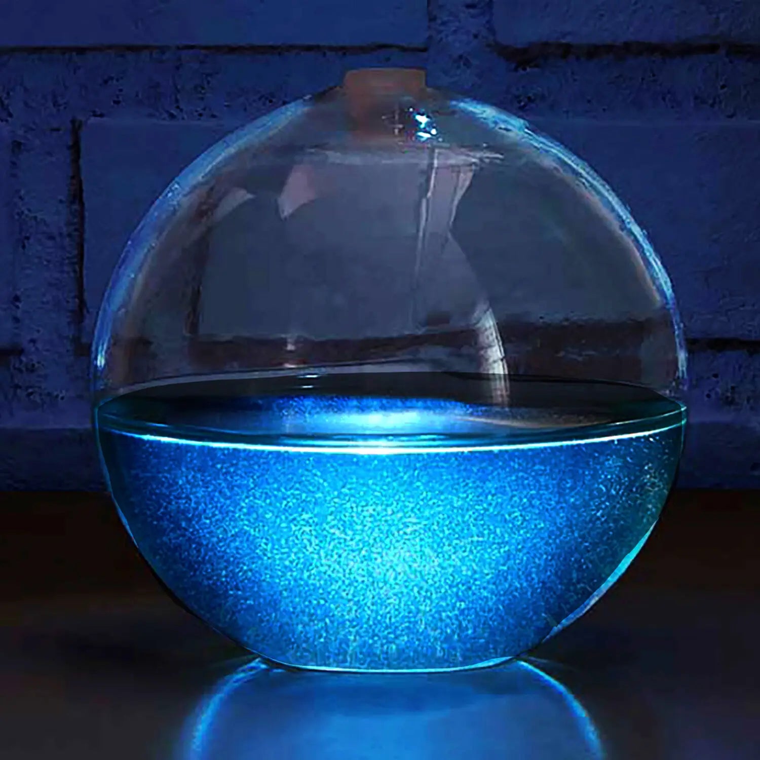 光る海をお部屋に。自然の神秘を体感。発光するアクアリウム
