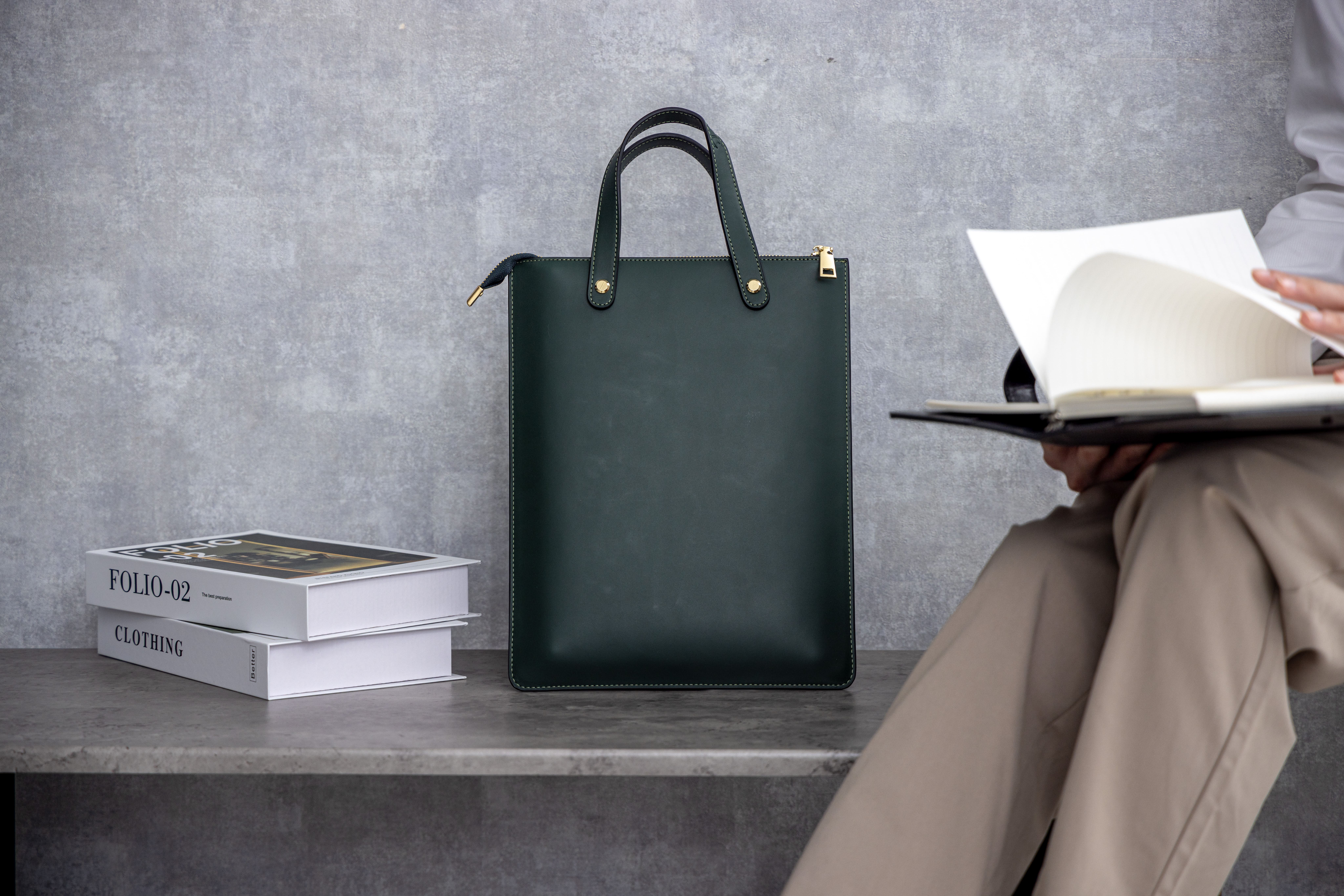 PaX M4 美品 スクエアジップレザー ショルダーバッグ(FREE ブラック): Samantha