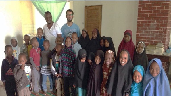 裸足で2時間過酷な通学を何とかしたい！タンザニアの学校にバスを贈るプロジェクト