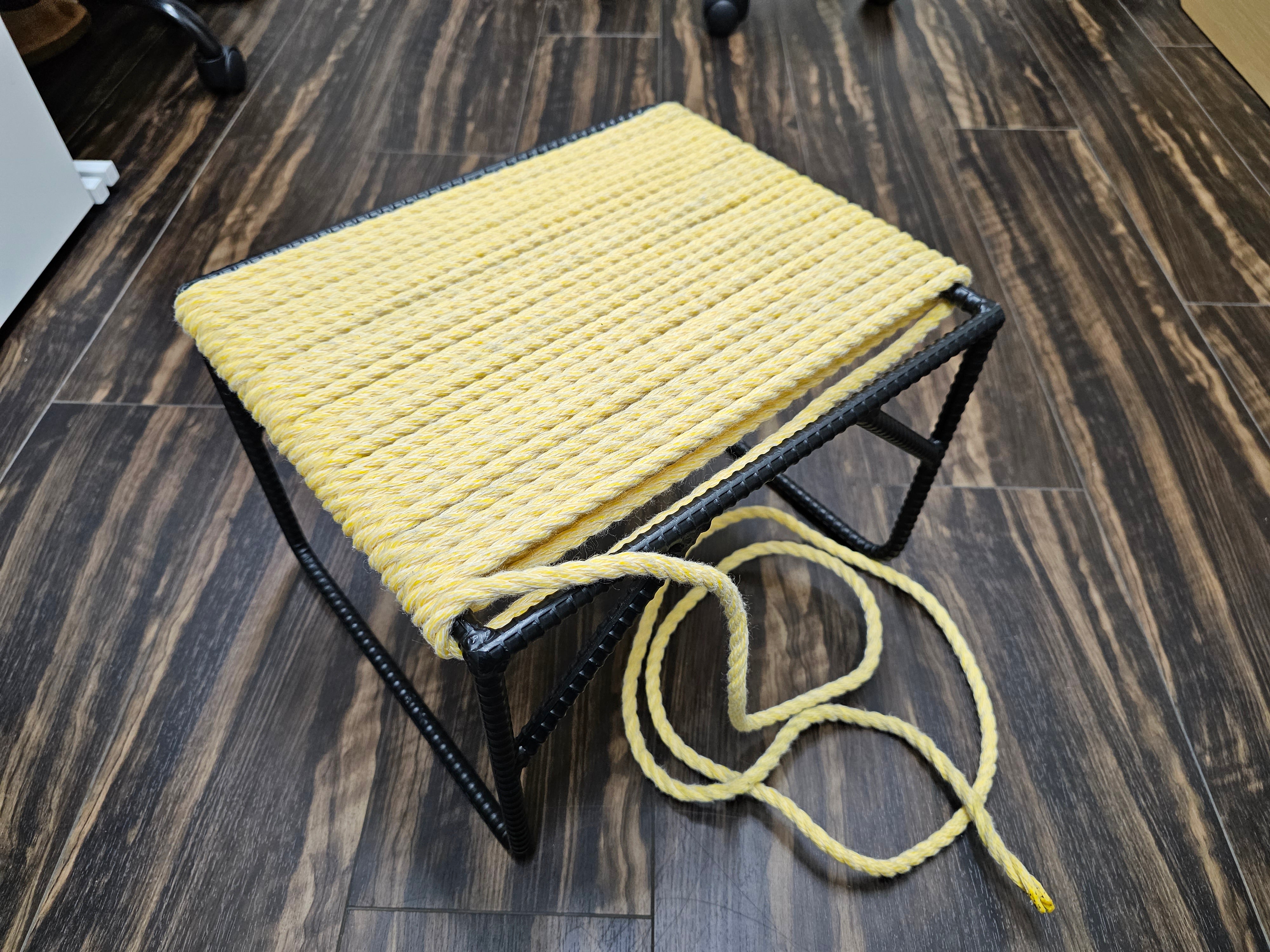 座面はロープでDIY】仕事やキャンプに使えるお尻にやさしい無骨な