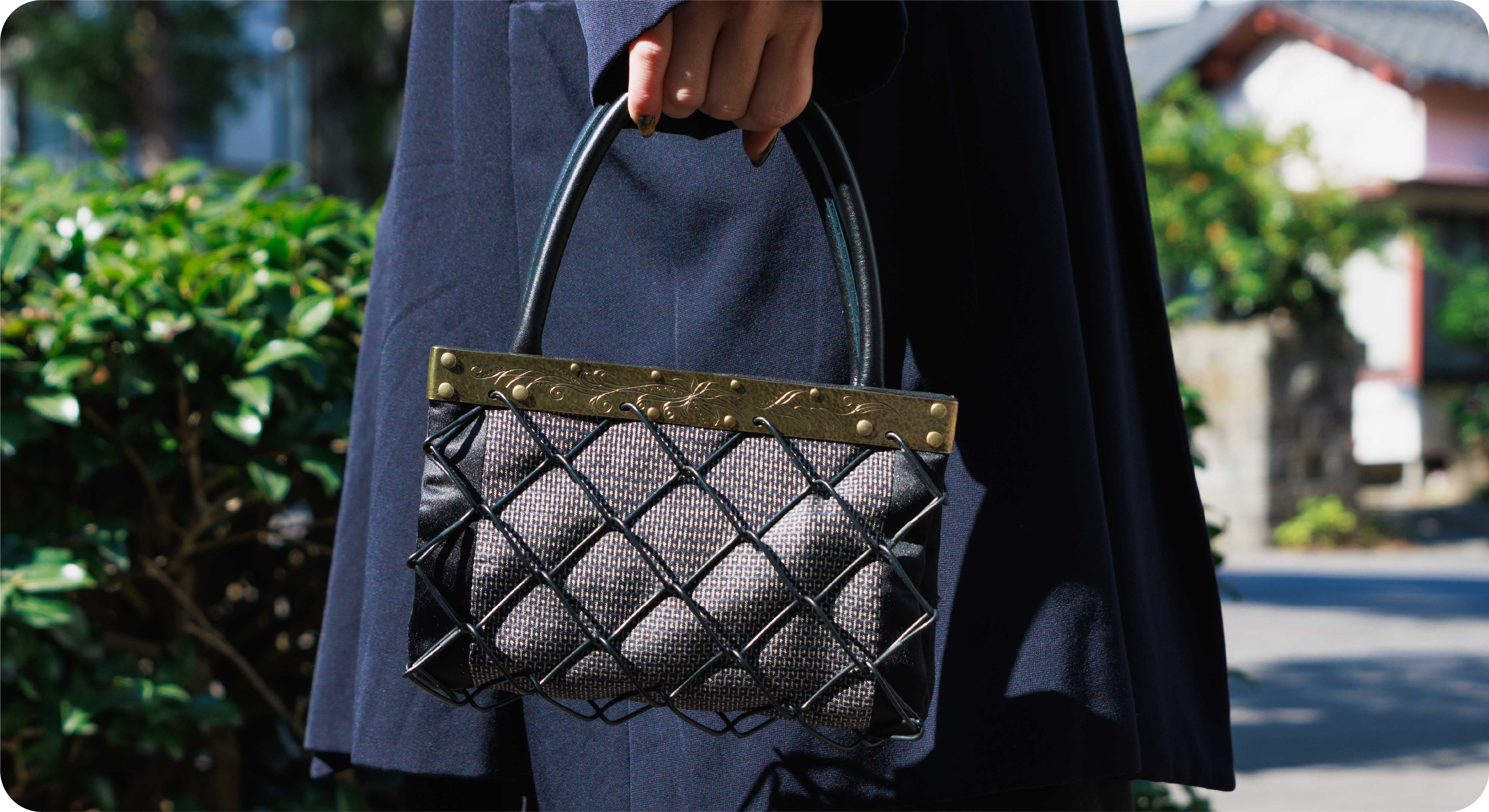 彫金と本場大島紬のコラボレーション！一目置かれる存在になれる