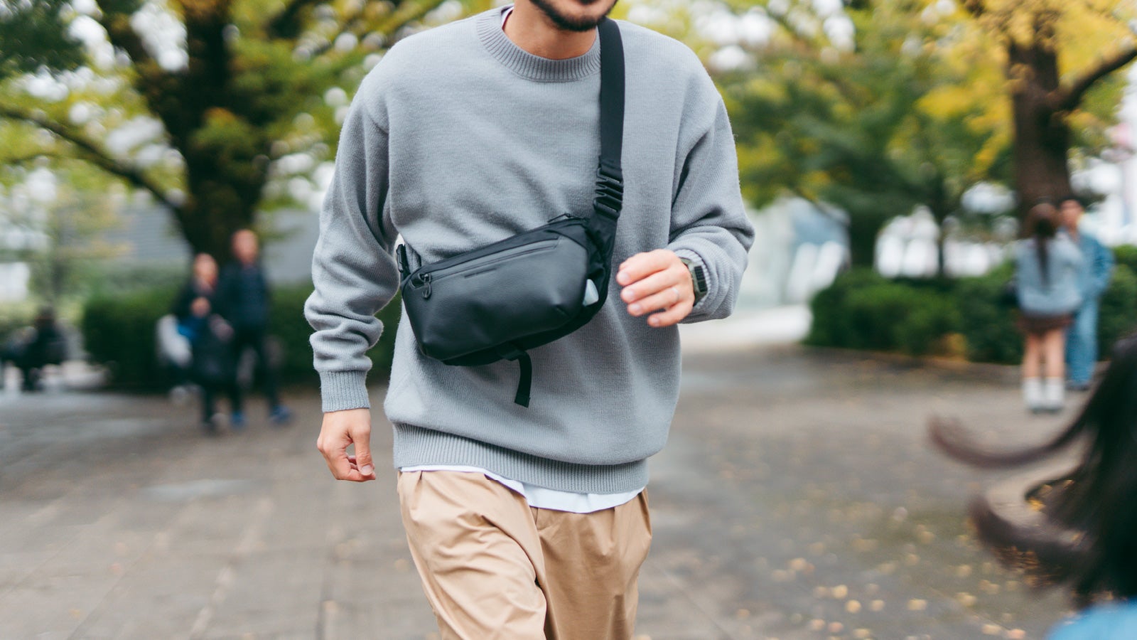 どこへ行くにも、これがいい。荷物に合わせて拡張可能「防水本革