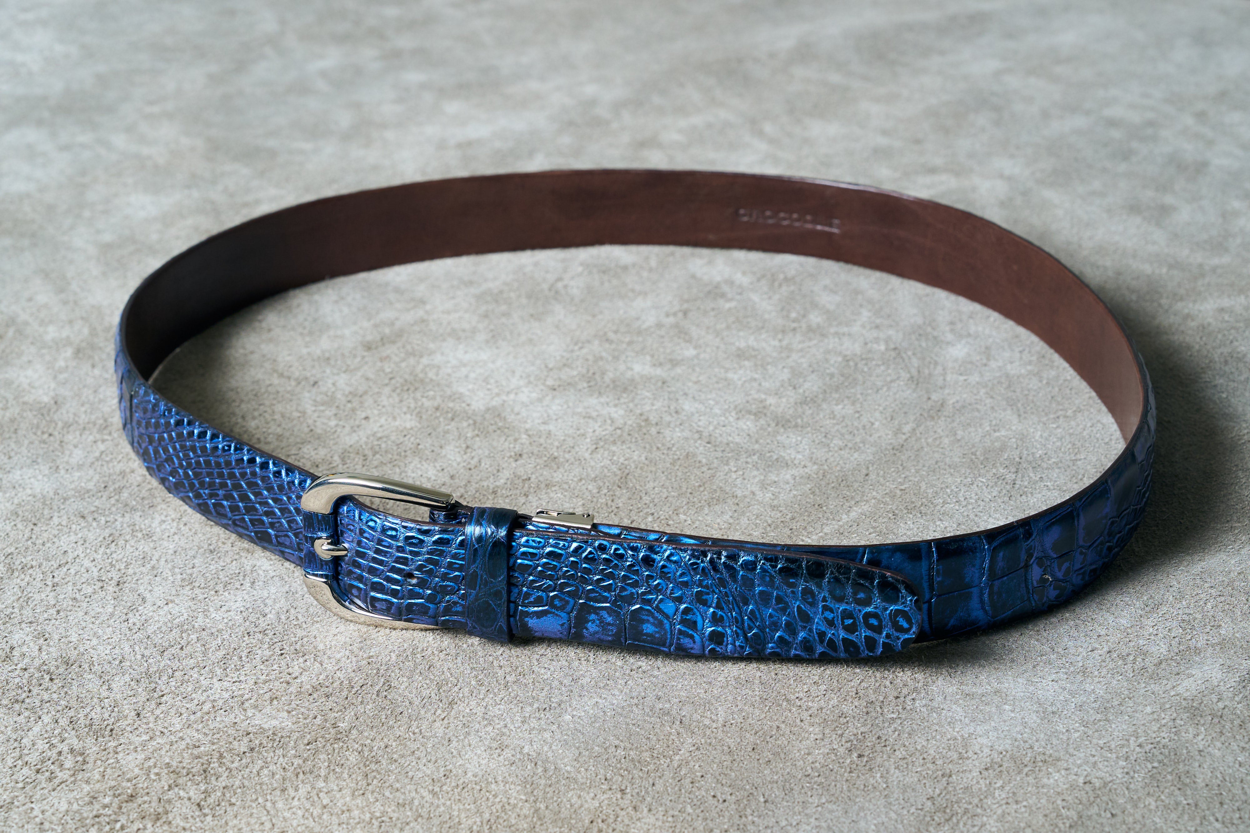 新品未使用◆定価2.5万円◆銀座ラシンオリジナル◆クロコダイルベルト黒◆22mm 日常をワンランク上げる。熟練の職人による至高品質のナイル