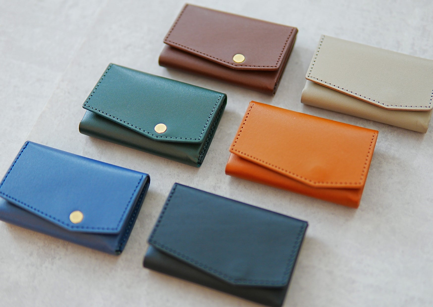 Makuake｜スライド式カードケースで薄く小さく使いやすい。進化した二  