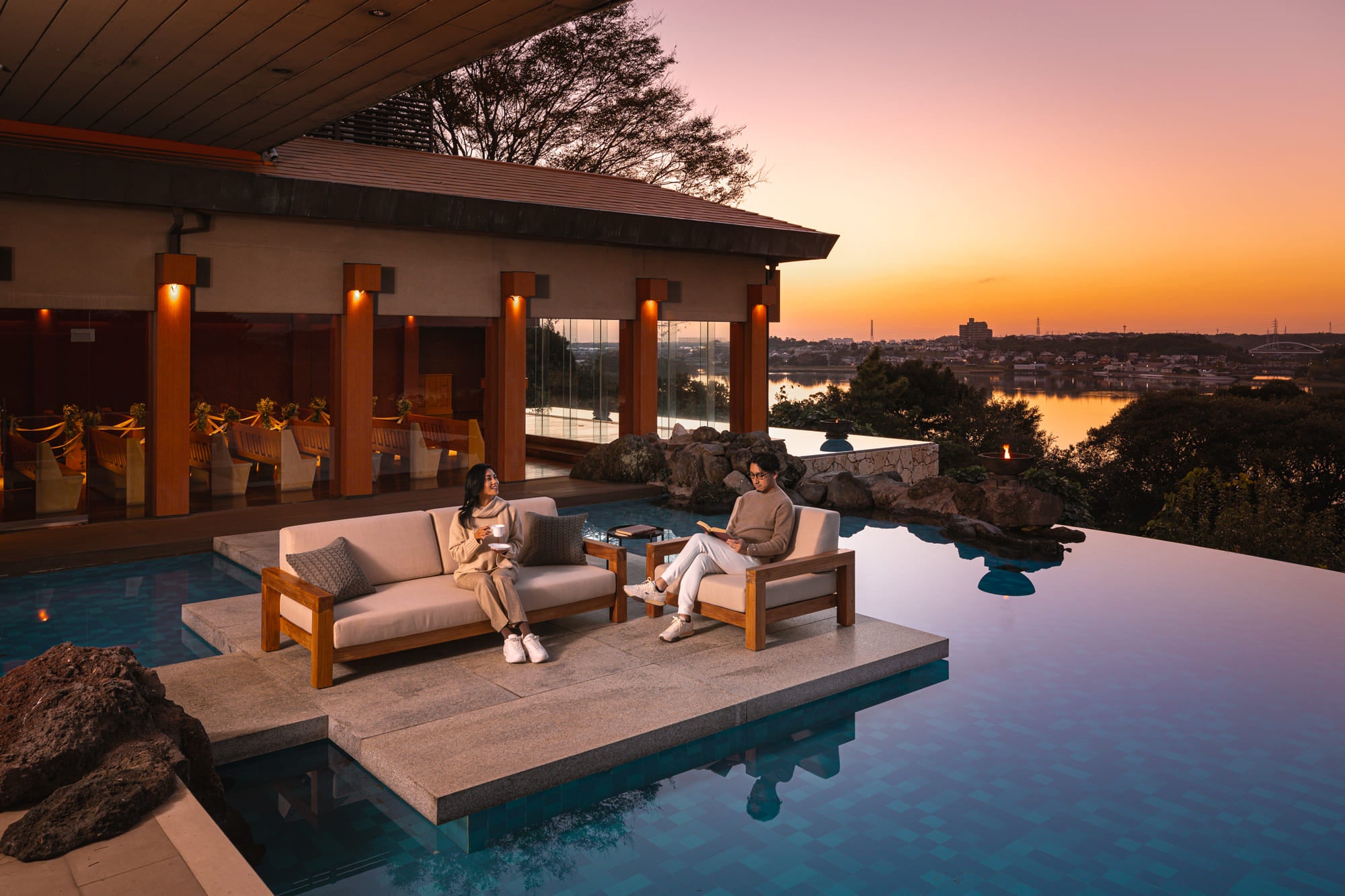 ご自宅にアウトドアリビングを。雨に濡れてもすぐに乾く水に強い特殊な