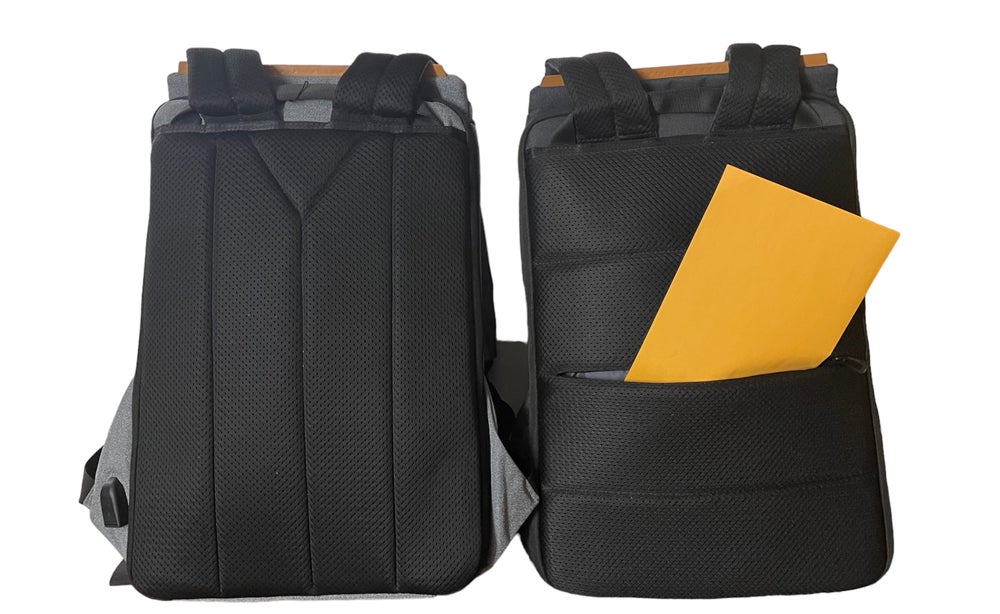 約750gの軽さ。USBポート付き。盗難対策設のガジェット向けスマート