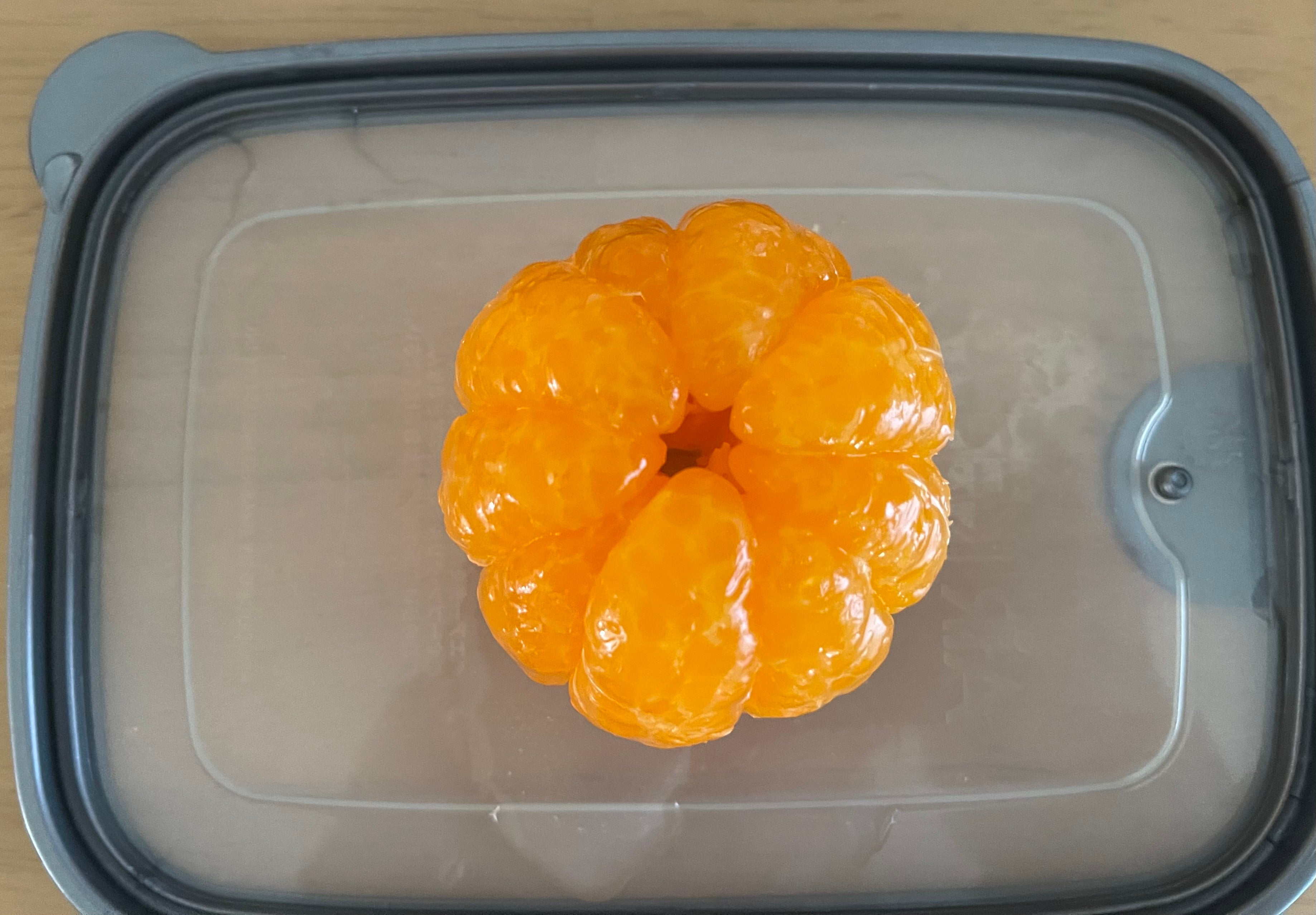 数量限定】新感覚！皮なしまるごと食べられるプレミアム冷凍みかん