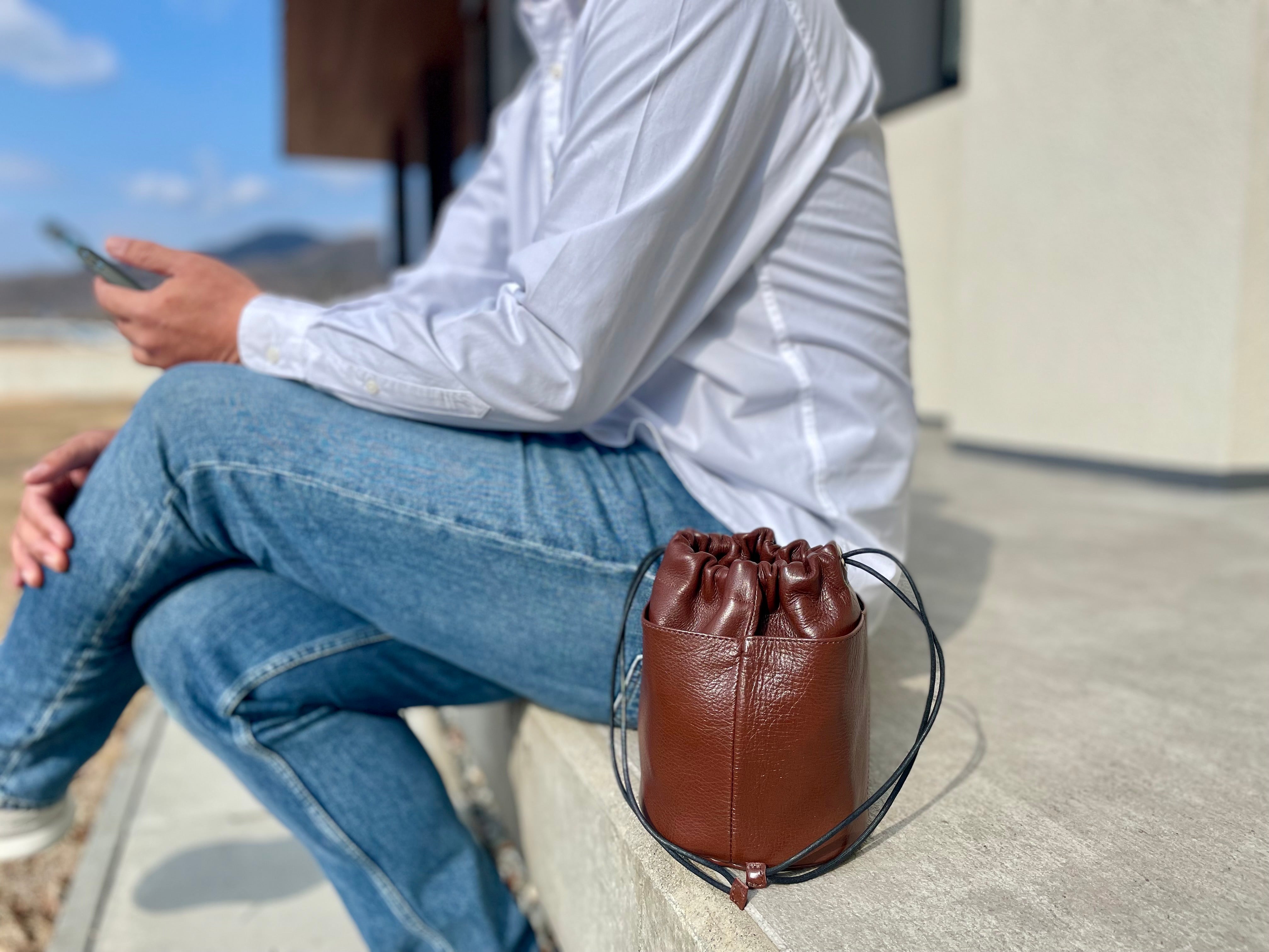 デッドストック革を愛着の湧くモノへ。革の質感と柔らかさを楽しむ本革