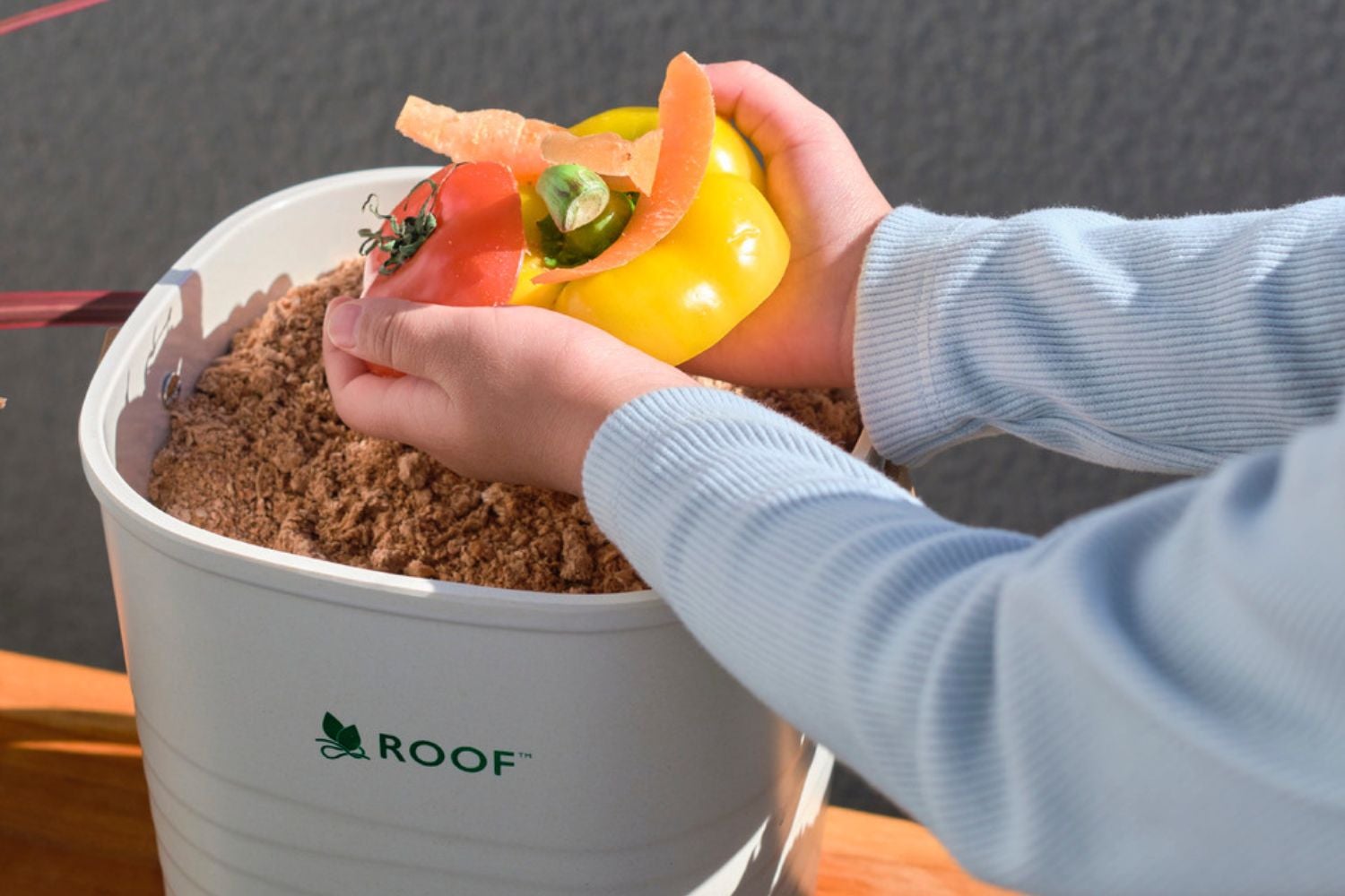 発酵の力で生ごみをなくす。ベランダではじめる、捨てないくらし「ROOF