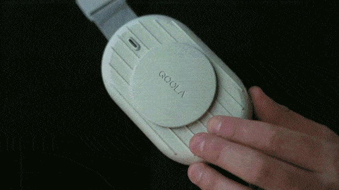 超超超コンパクト！ハンズフリーバンド付きハンディクーラー【QOOLA