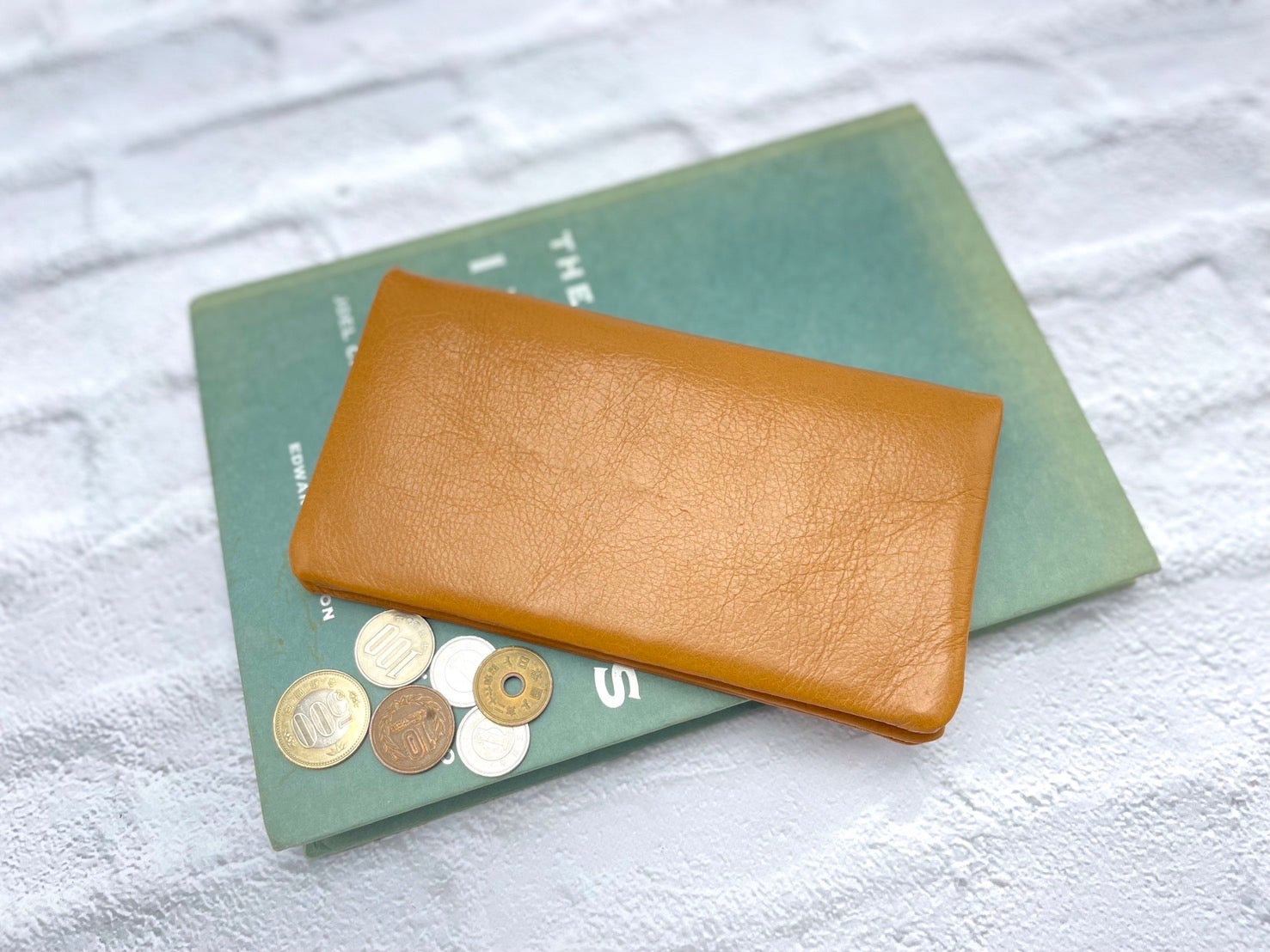 【makuake】 レザー 長財布 1枚革でパーツはたったの一つ！職人技満載のコンパクト長財布【国産