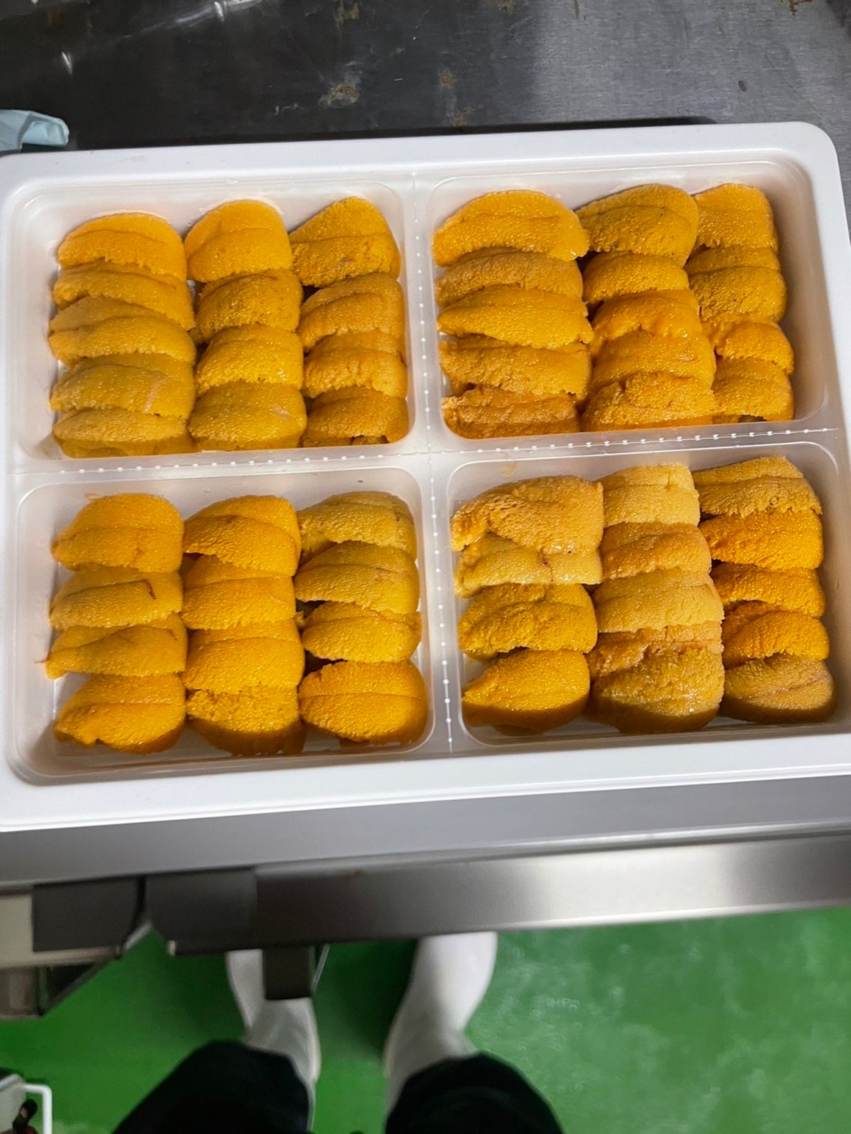 ウニ職人が造る】究極の木折「生ウニ」ミョウバン不使用！｜マクアケ