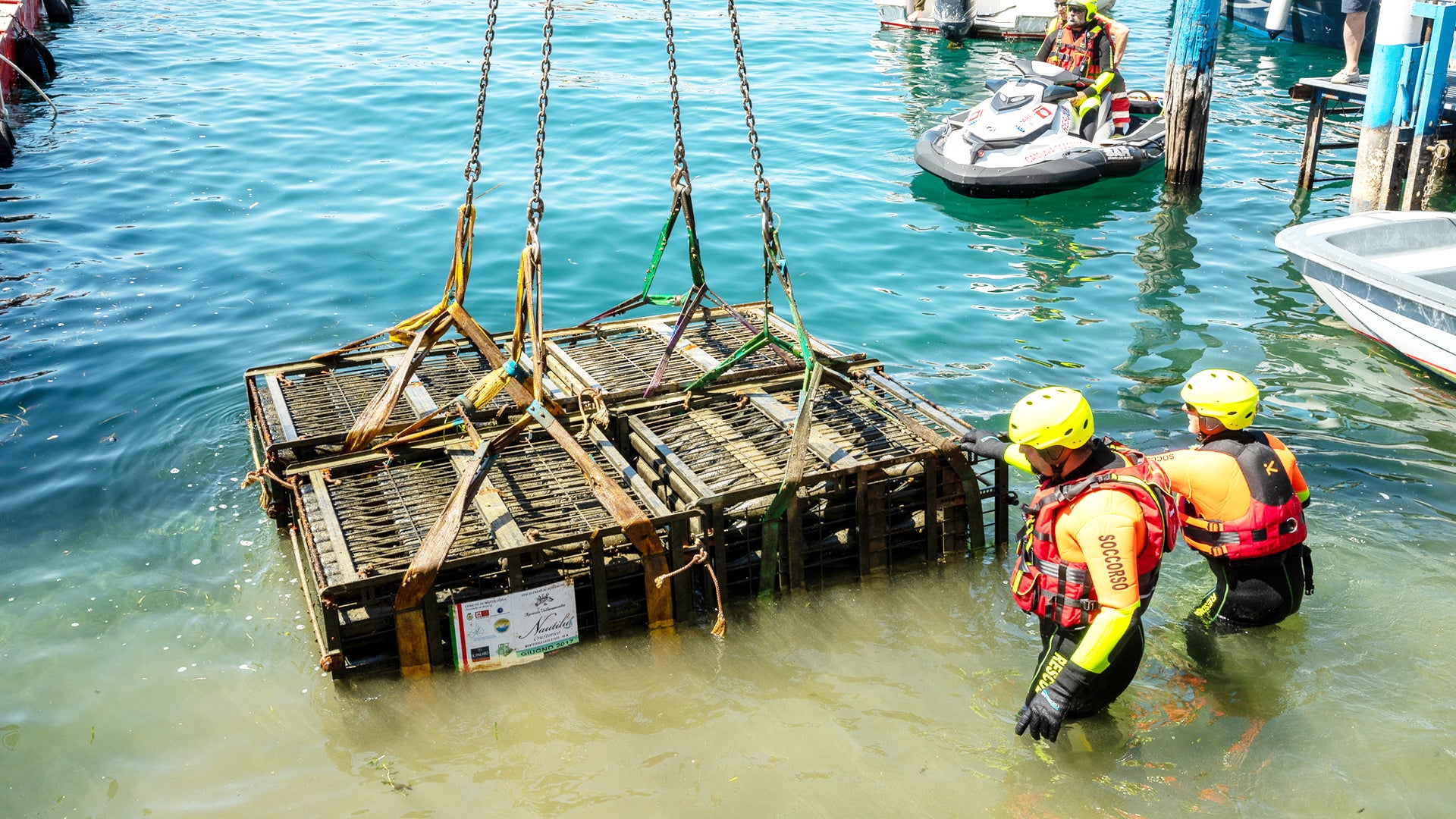 贅沢な時の流れ、湖底の緩やかな波の揺れ。長期熟成の極上ワインをご