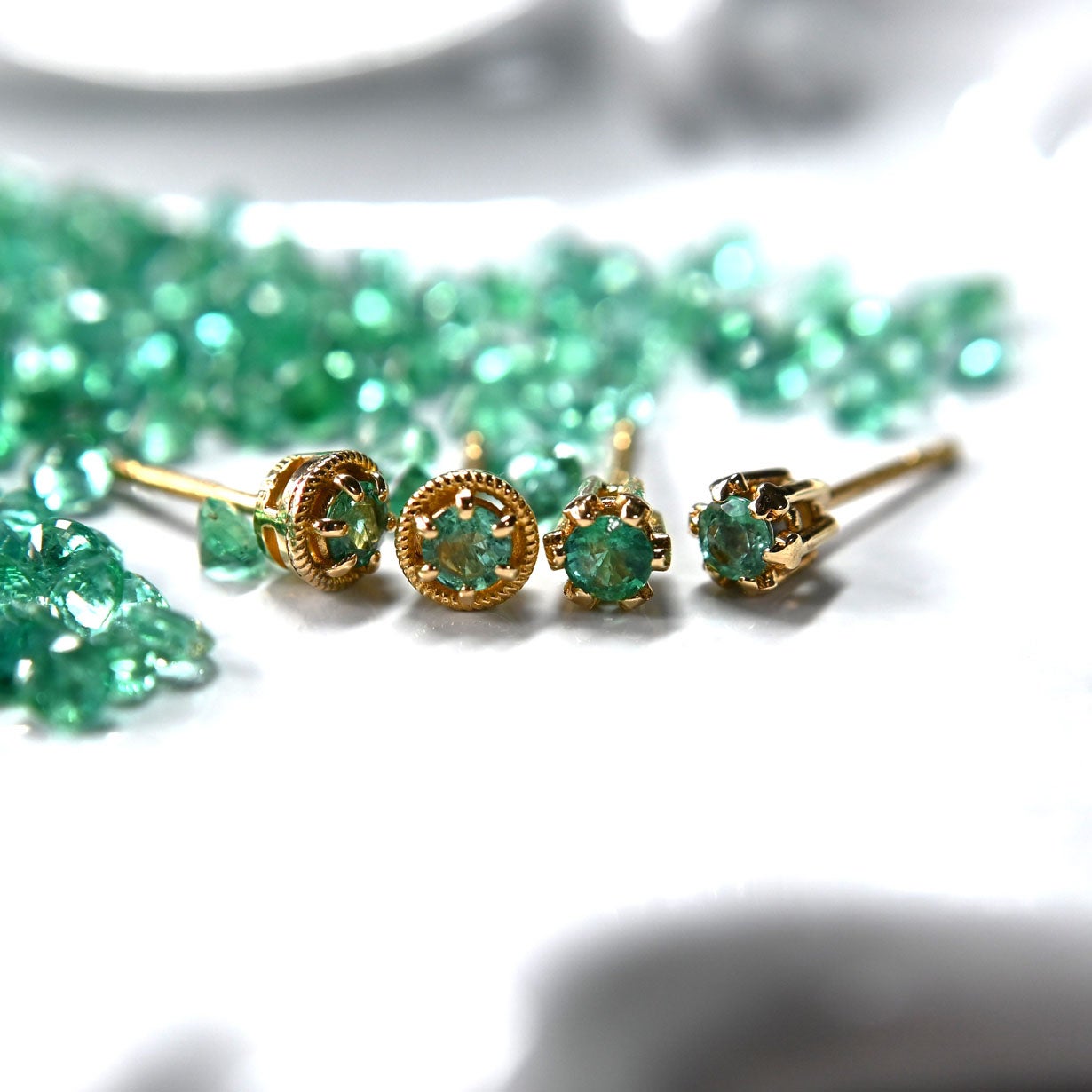 インド宝飾会社が手掛ける、可愛いデザイン。パステルカラーの