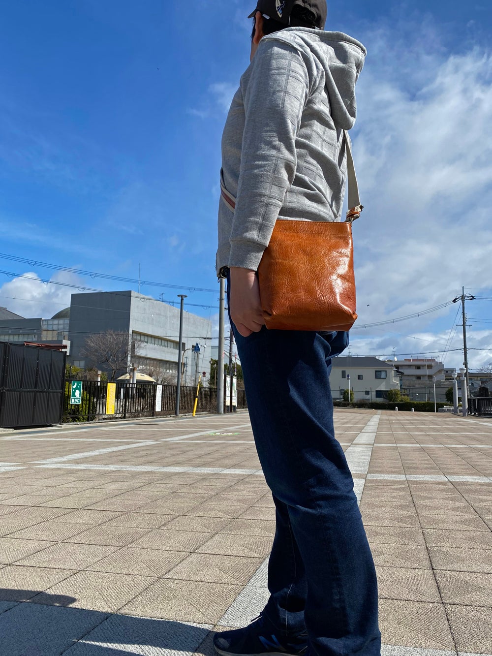 革職人がほれこんだ経年変化が楽しめるオイルレザー第2弾！ オンリー