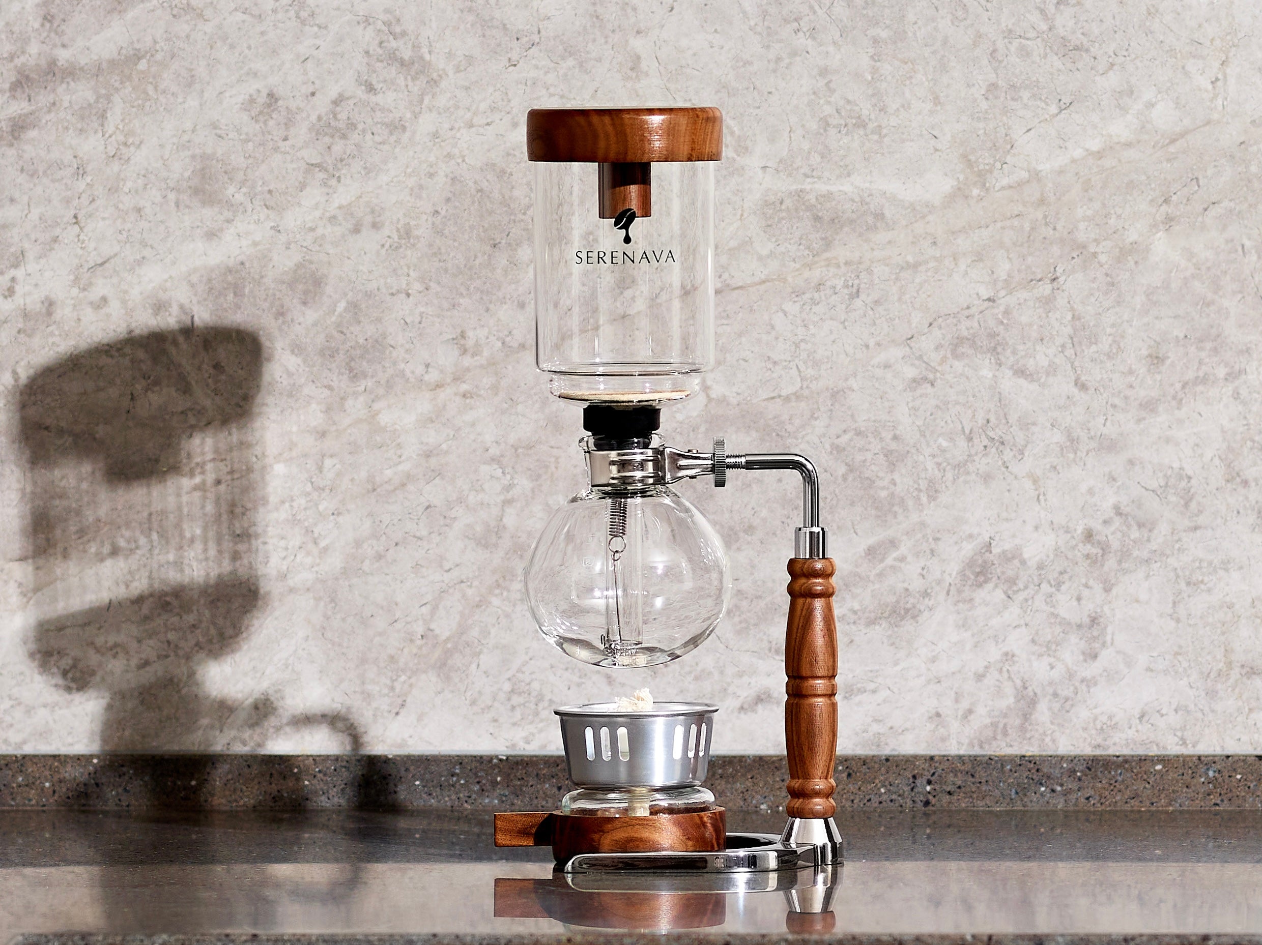 自宅バリスタの新定番】深み溢れる本格コーヒーサイフォン｜SERENAVA