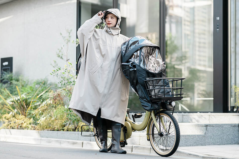 雨が待ち遠しくなる。ヘルメット対応で自転車走行の安全性も追求、新