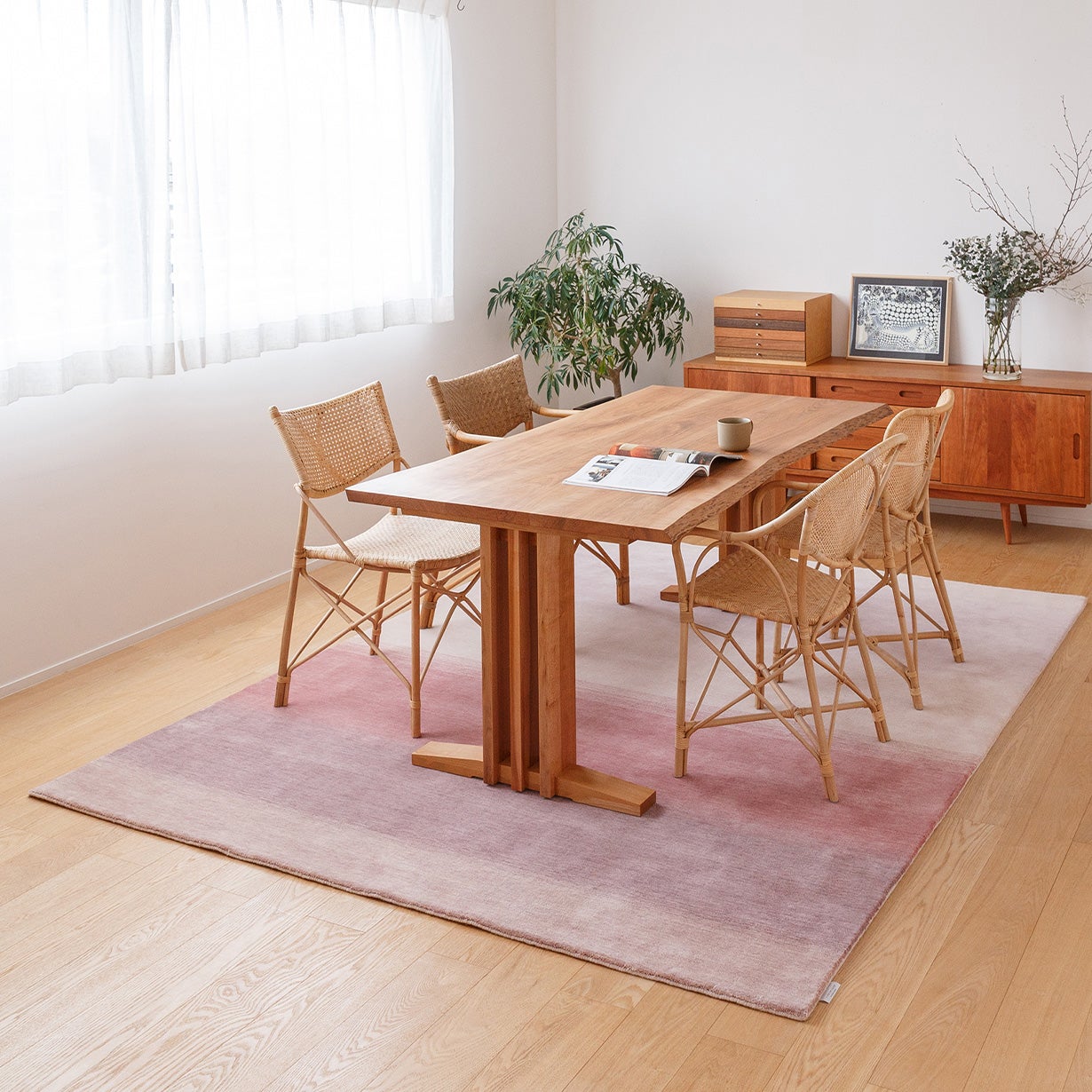 Makuake｜上質なウールを手仕事で織り上げたラグ【ハグみじゅうたん