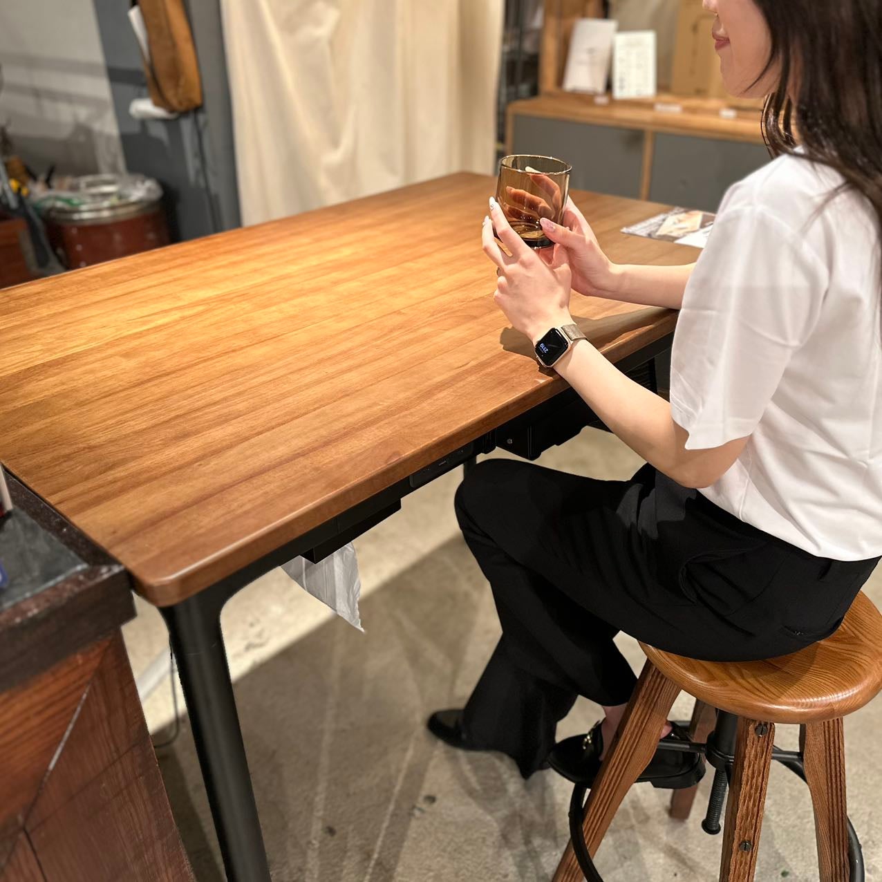 お家に至福空間｜COFO初、4本脚の電動昇降デスク！COFO JSF Table