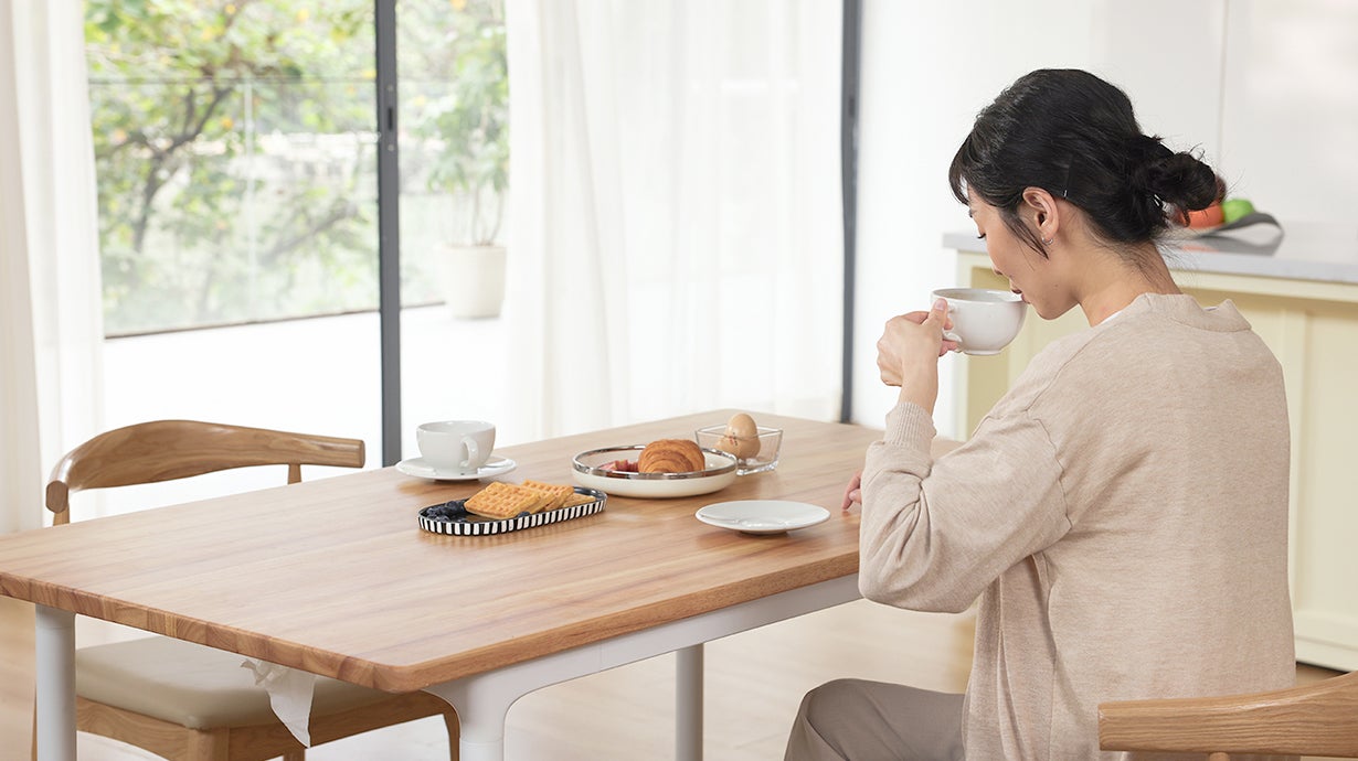 お家に至福空間｜COFO初、4本脚の電動昇降デスク！COFO JSF