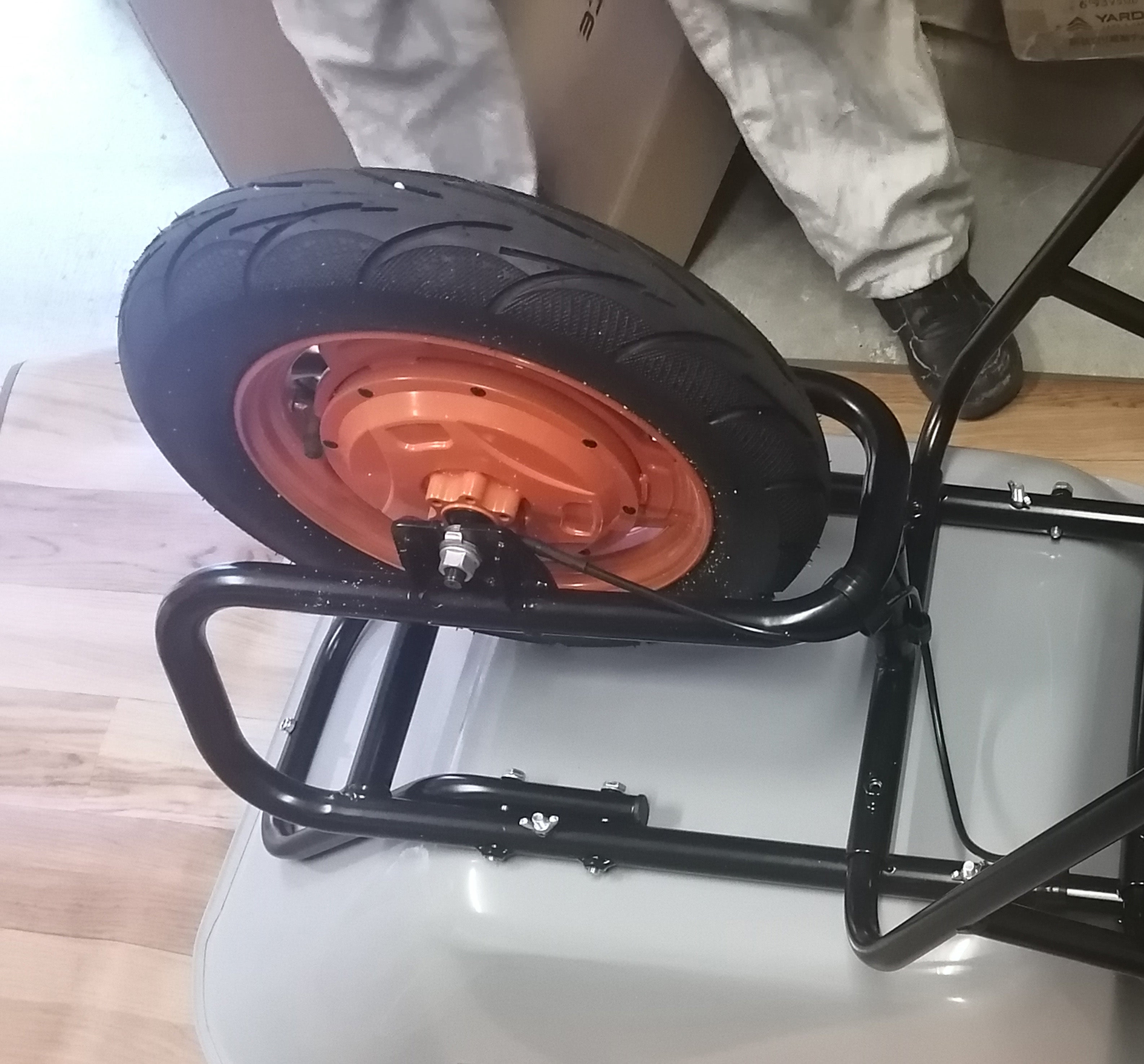 驚きの軽やか発進！運搬作業をアップデートするYARDFORCE電動アシスト
