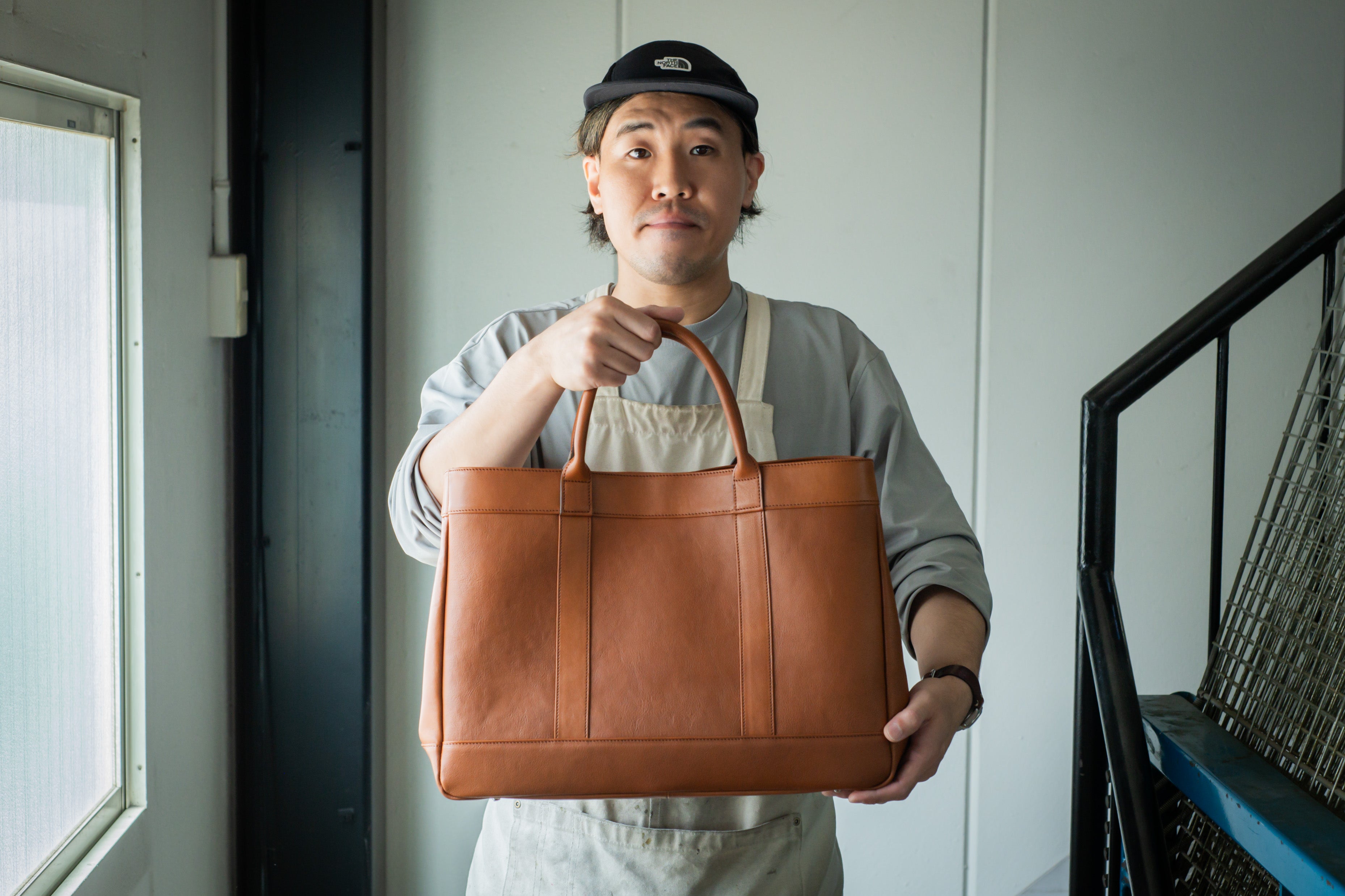 Makuake｜鞄職人が大容量なのに軽い本革製トートバッグに挑戦