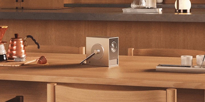 4K最大120インチ。持ち運べるプライベートシアター｜LG CineBeam Q 4K最大120インチ。持ち運べるプライベートシアター｜LG CineBeam