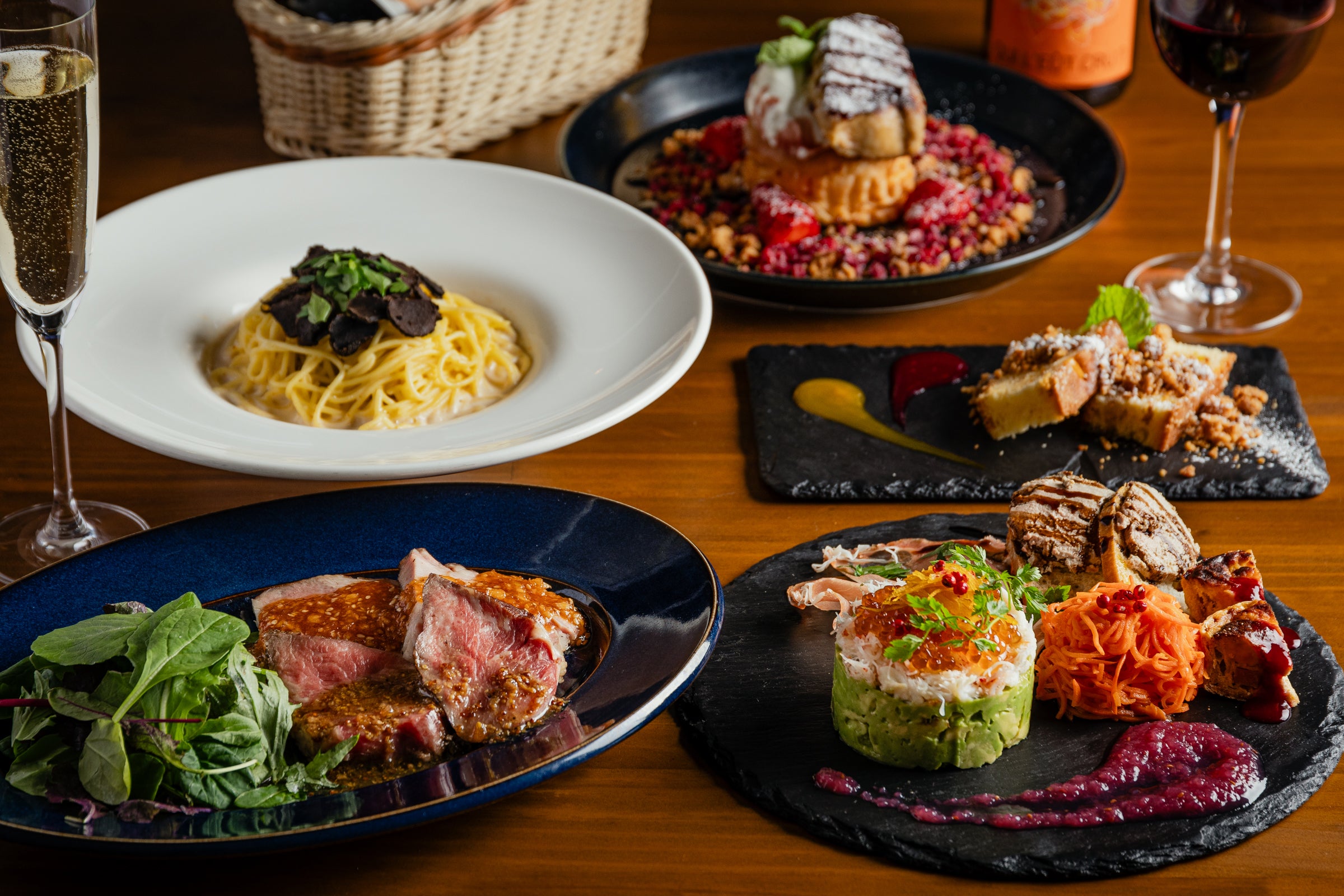 東京の中心に天空の隠れ家を。屋上のグランピングテントを独占できる