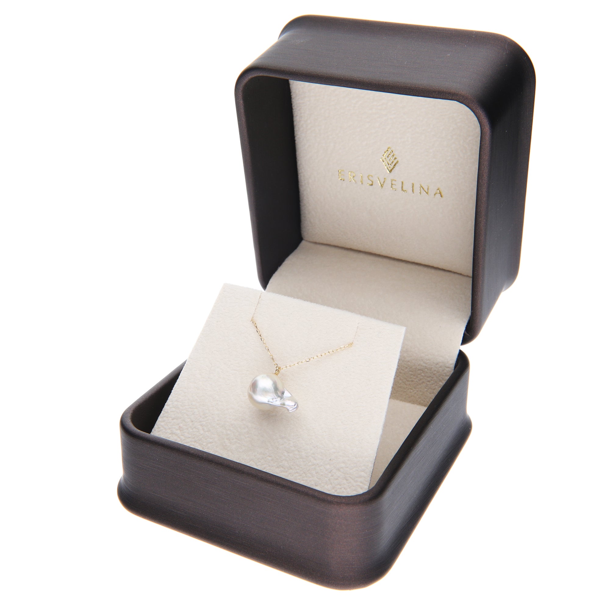 世界でたった1つの天然デザイン【おさかな真珠】が新登場！衿元で