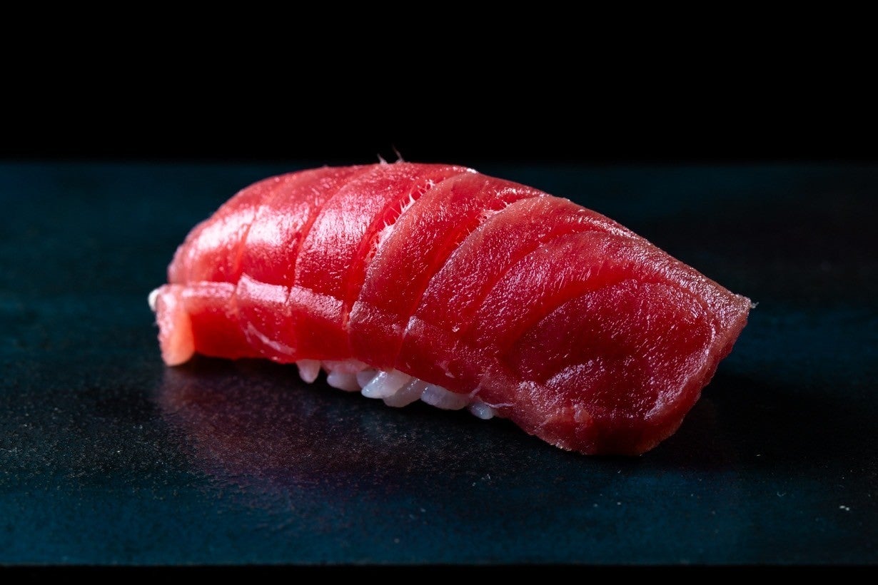 ミシュラン掲載店】麻布十番の名店出身の大将が握る「すしさとる」が