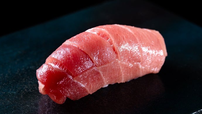 ミシュラン掲載店】麻布十番の名店出身の大将が握る「すしさとる」が